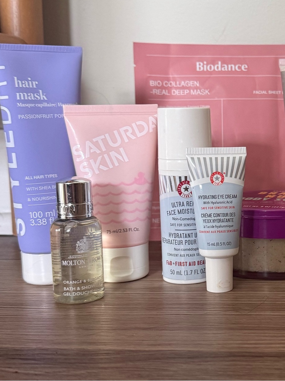 27 Brand New Beauty Products Bundle! Hair, Skin, Body, Lips, & Face! - Picture 6 of 12